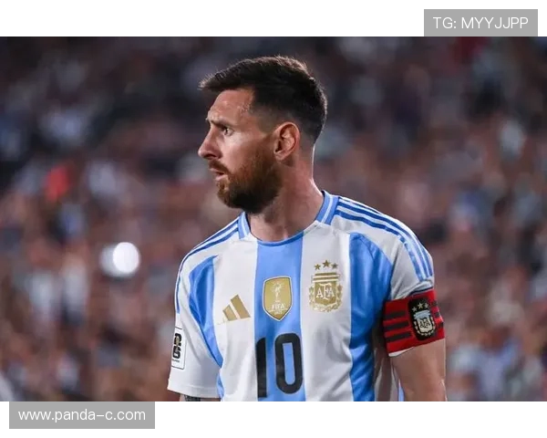 巴萨旧将谈梅西早显天赋却难料其足球历史级成就震撼世界传奇之路