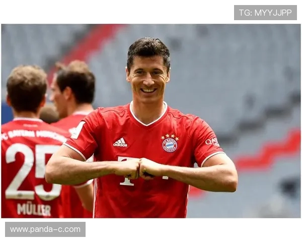 五大联赛五百场里程碑莱万以胜利为二零二五画句号足球生涯荣耀继续前行