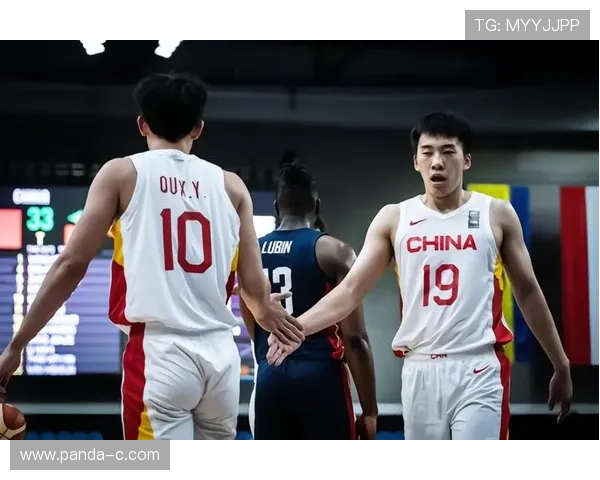 上海U19杨思毅砍下30分助力球队逆袭广东U19收获胜利